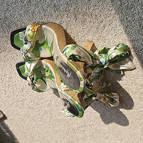 Marciano Wooden Tropical Sandal Heels - Picture 5 of 8
